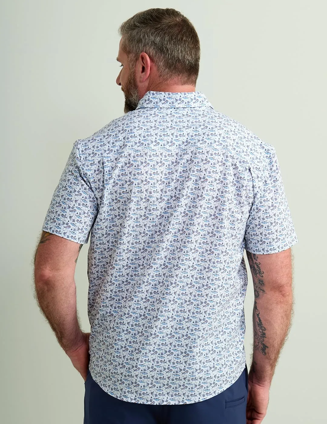 HUK Kona Solid Short Sleeve Fishing Button Down Shirt for Men